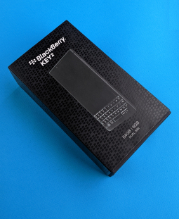 Box Blackberry Key2