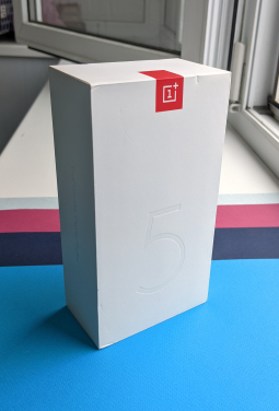 Box Oneplus 5 64gb