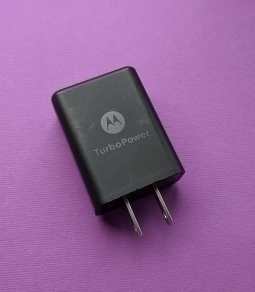 Charger Motorola Moto Z2 Play Qc 3.0 Used