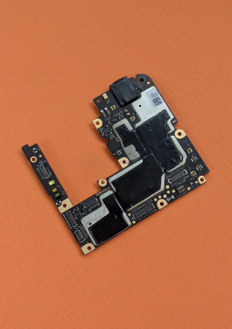 Logic Board Motorola Moto One Hyper Water Damaged