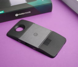 Moto Mod Instashare Projector